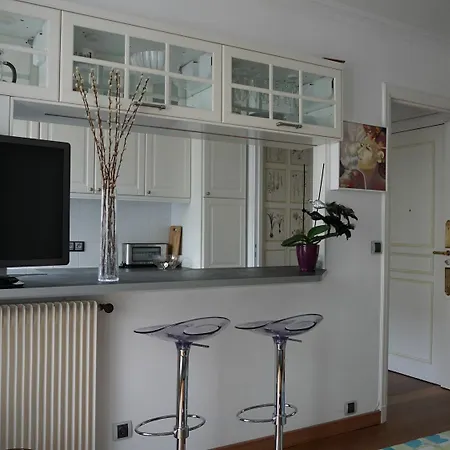 Apartment Parc Monceau 2 Pieces 17 *